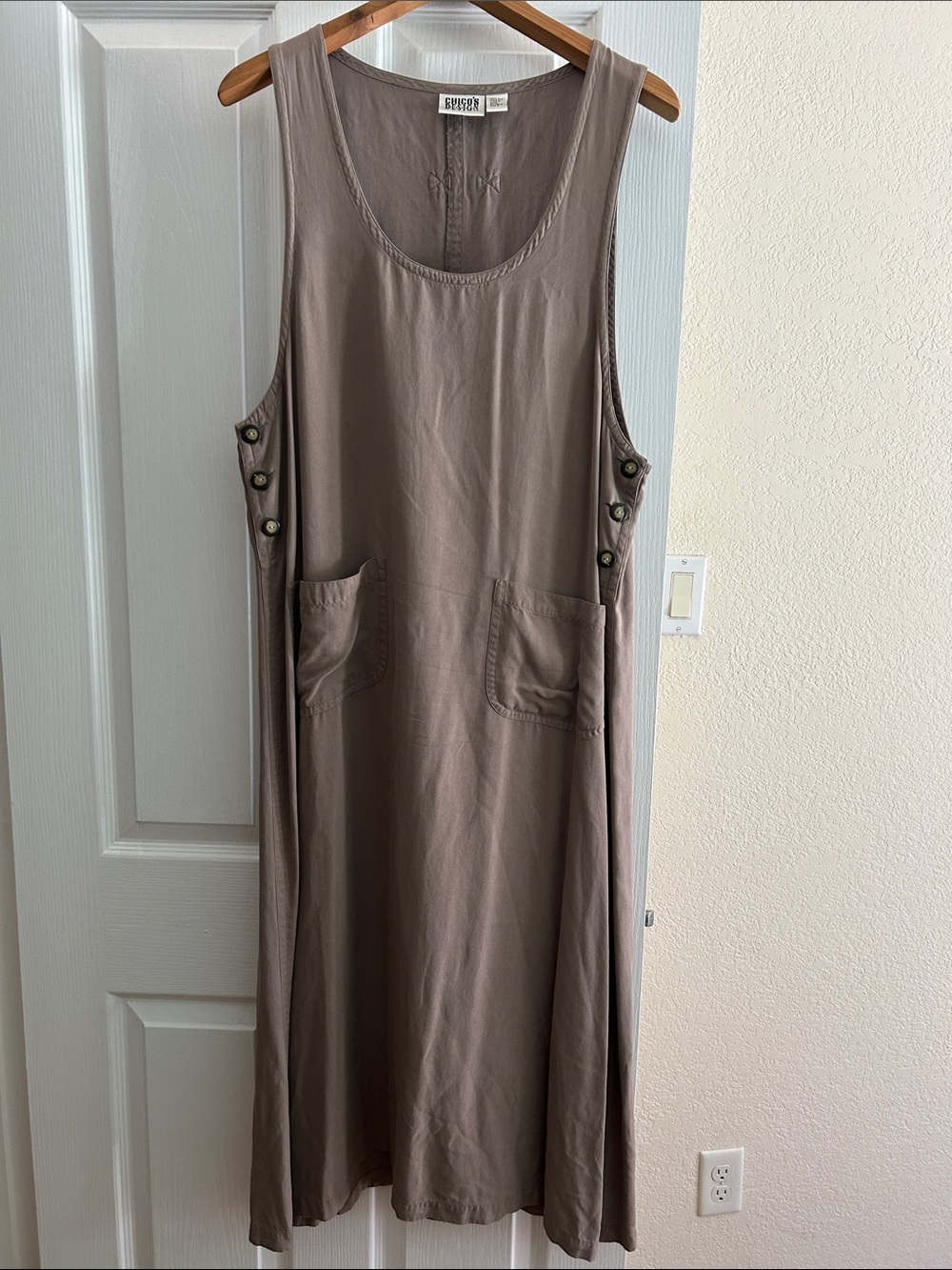Chico's Stone Taupe Sleeveless MIDI Dress